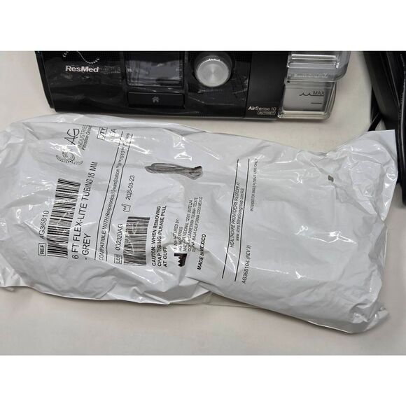 RESMED AIRSENSE 10 AUTOSET BLACK SLEEP APNEA MACHINE W/ CASE 490 RUN HOURS - Picture 5 of 11